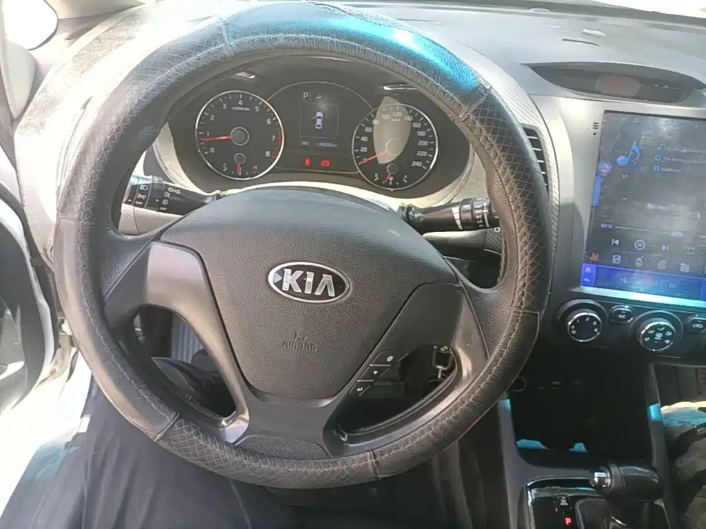 Kia K3 2018 — фото 11