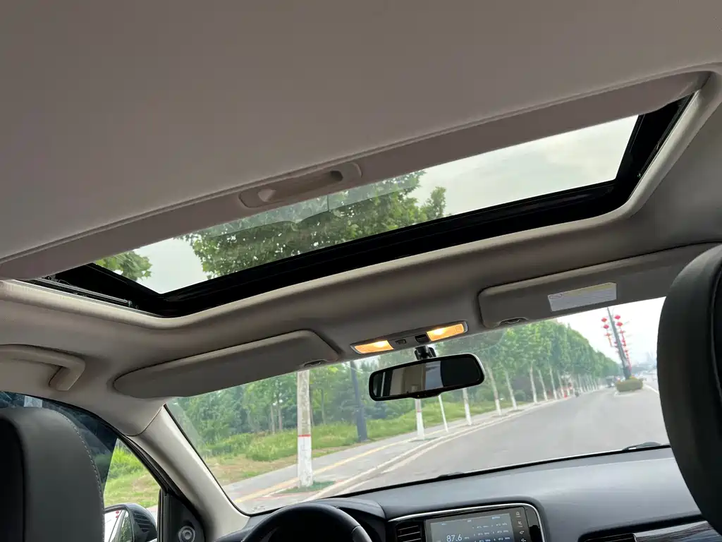 Mitsubishi Outlander 2020 — фото 18