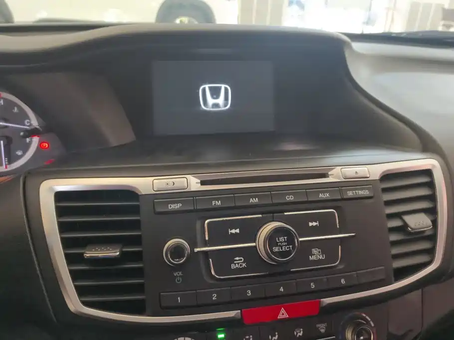 Honda Accord 2018 — фото 13