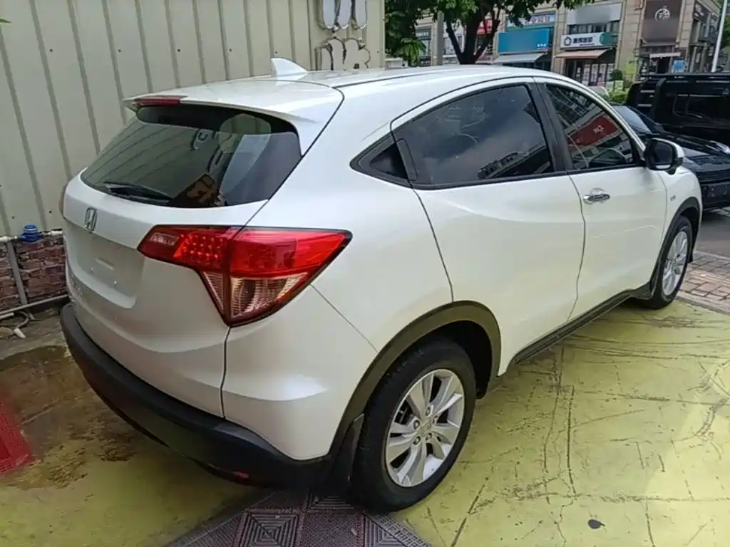 Honda Vezel 2016
