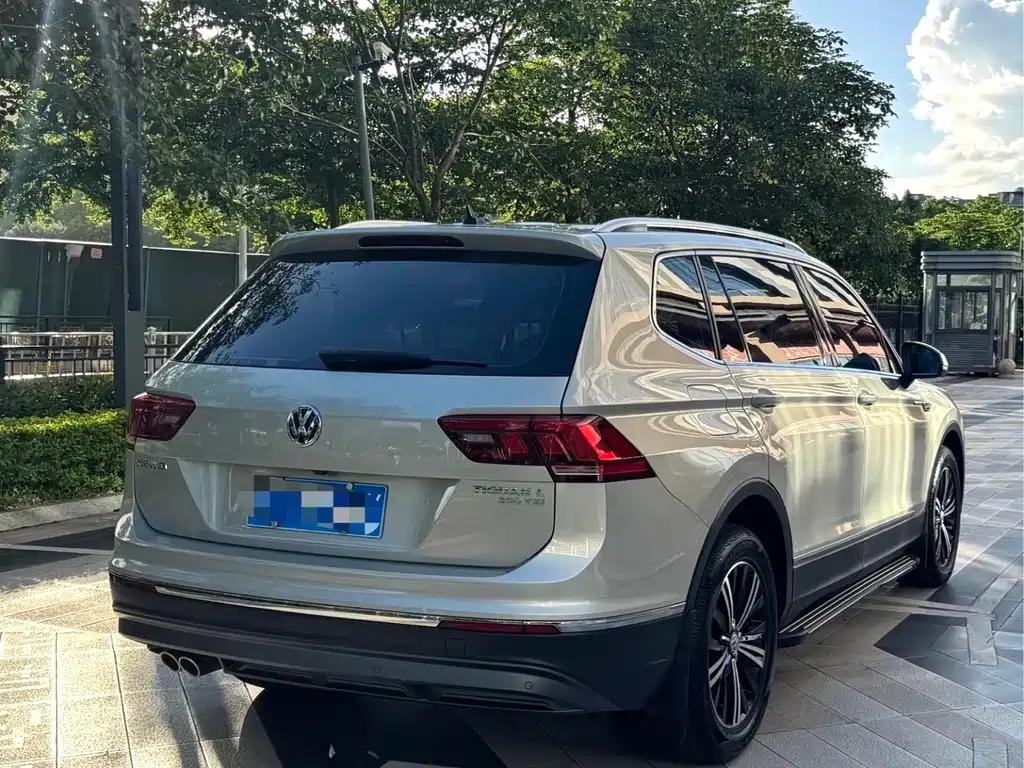 Volkswagen Tiguan L 2020 — фото 9