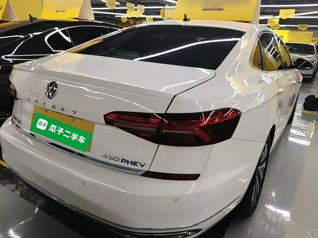 Volkswagen Passat Plug-In Hybrid 2019 — фото 7