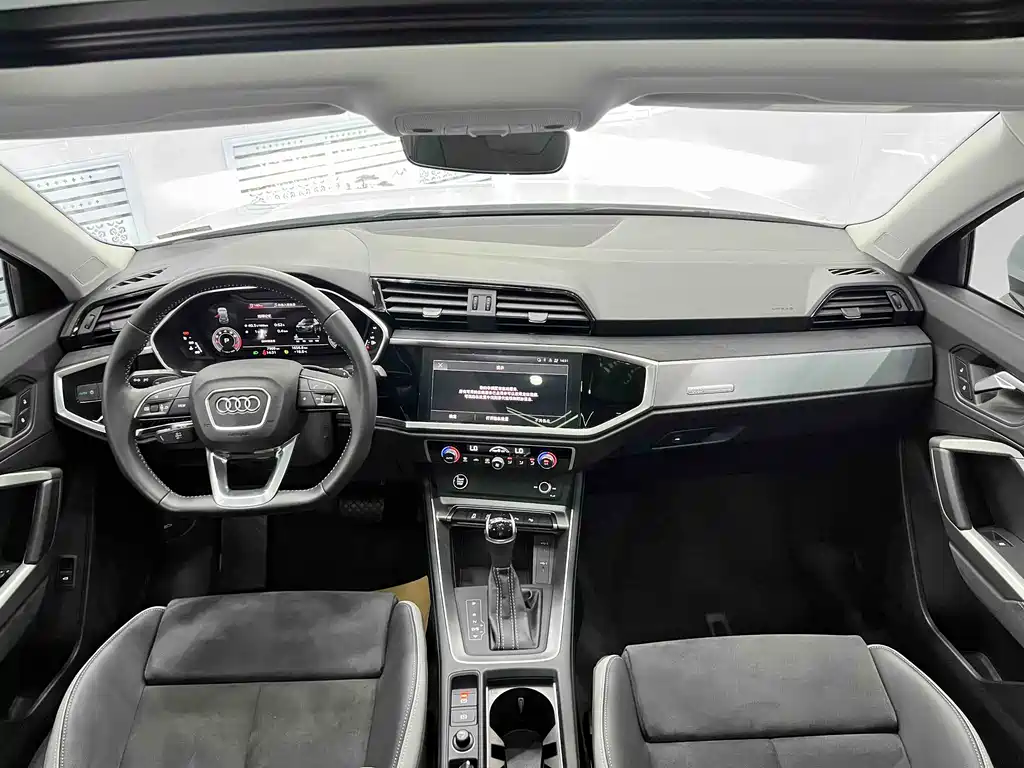 Audi Q3 2022 — фото 16