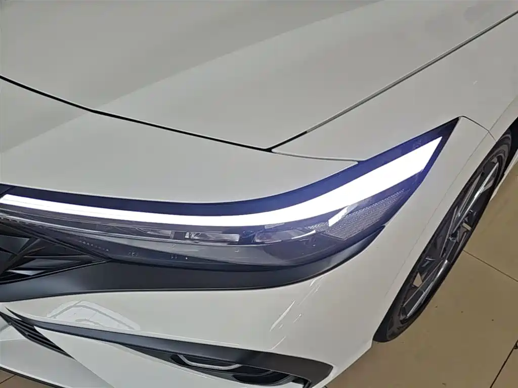 Hyundai Elantra 2025 — фото 24