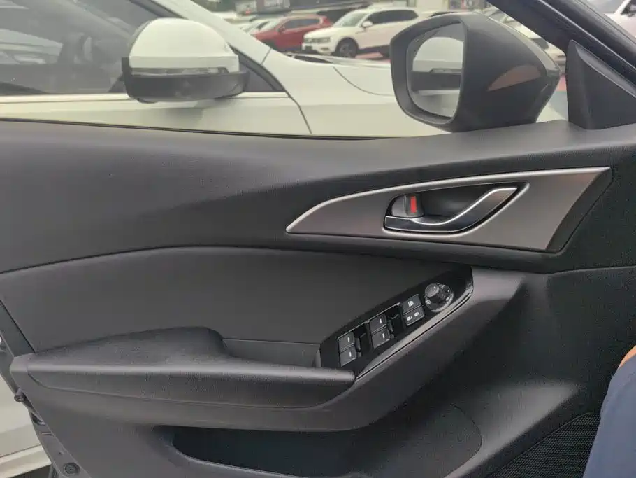 Mazda 3 Angkesela 2019