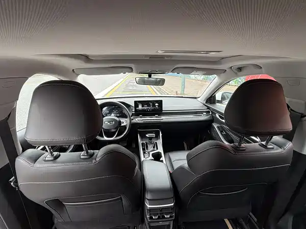 Geely Emgrand 2022