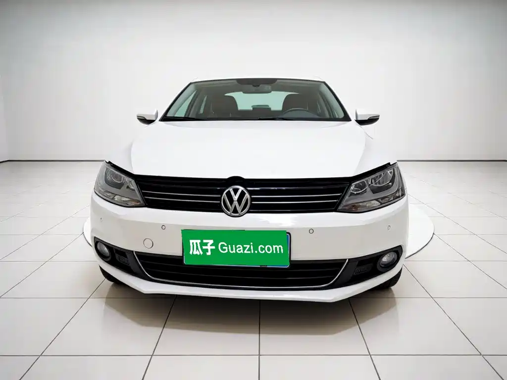 Volkswagen Sagitar 2014