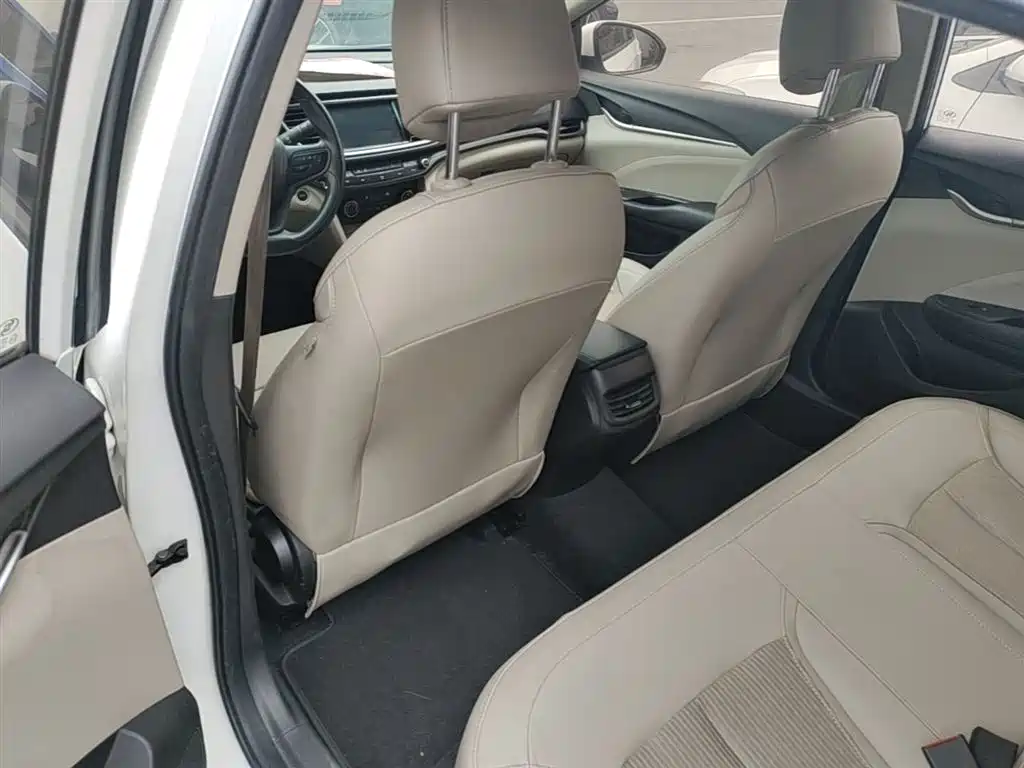 Buick Excelle 2017 — фото 15