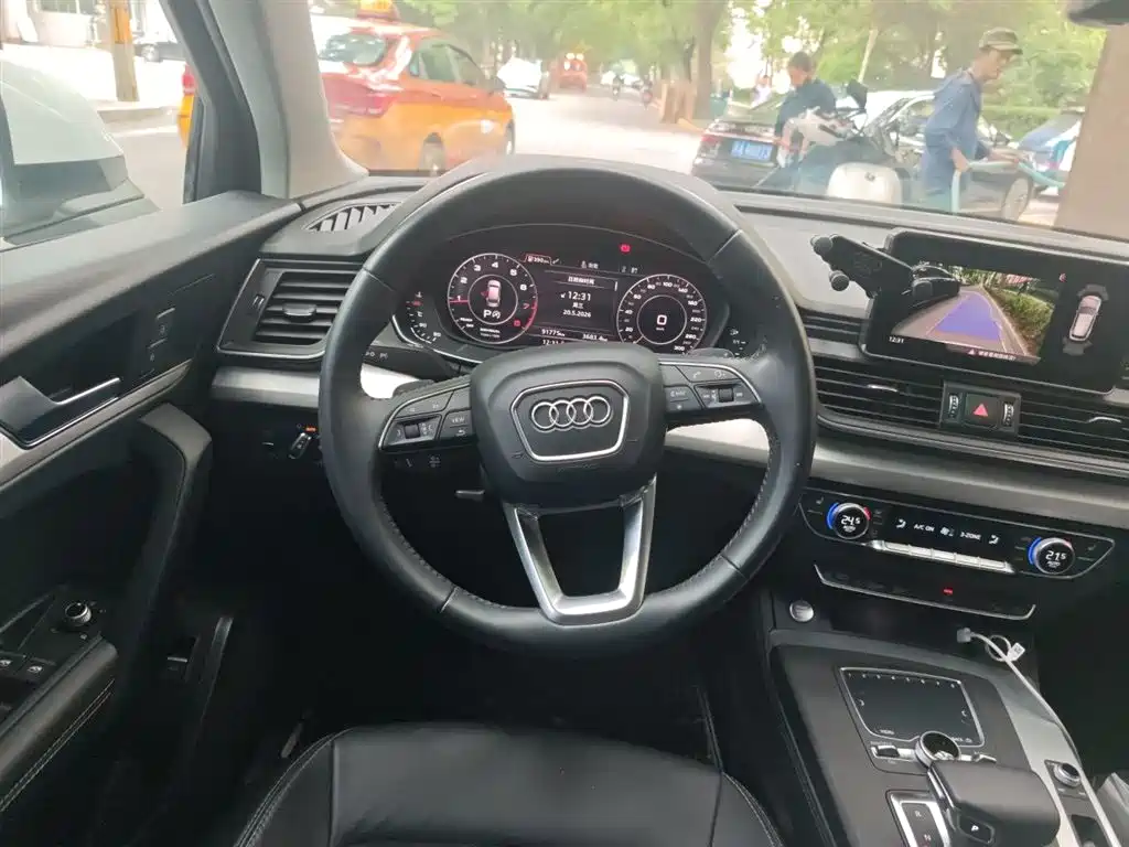 Audi Q5L 2020 — фото 3