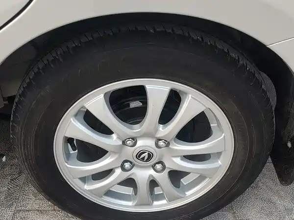 Changan Yuexiang V3 2016
