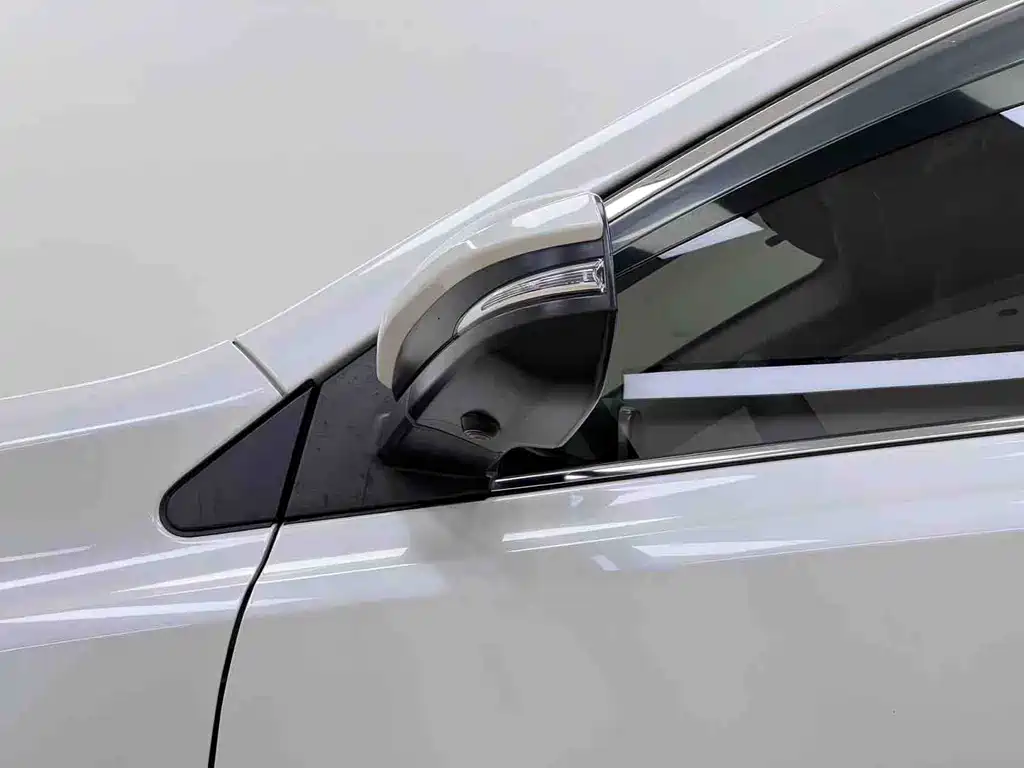 Toyota RAV4 2019 — фото 5