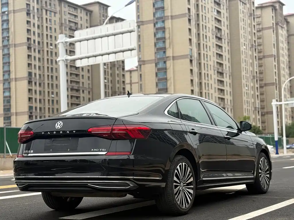 Volkswagen Passat 2019 — фото 13