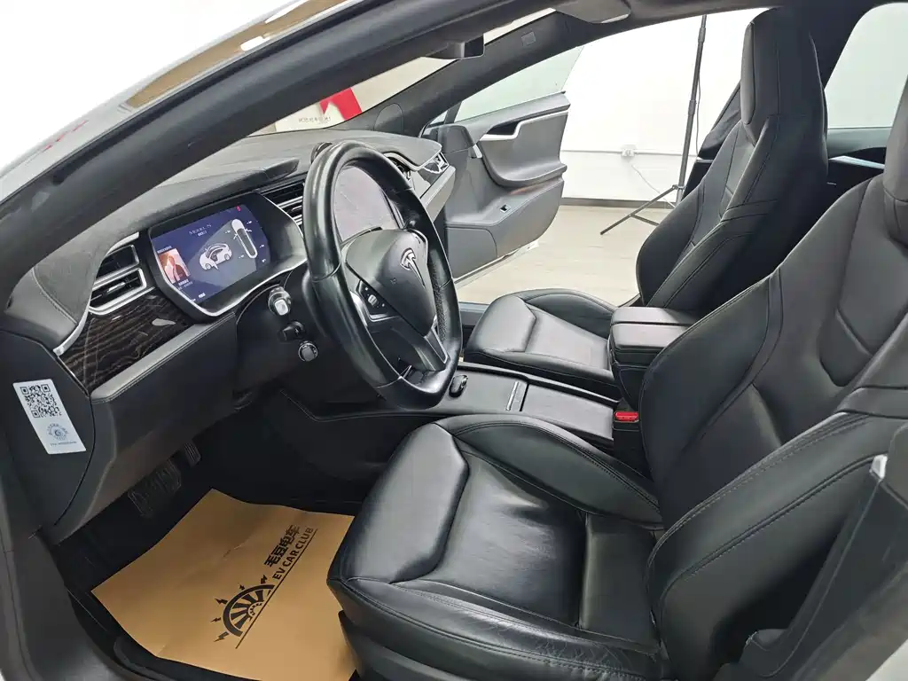 Tesla Model S 2017 — фото 13