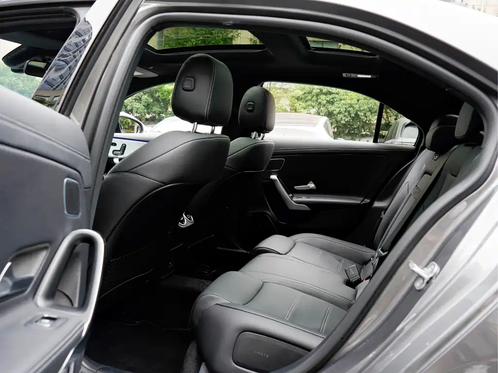 Mercedes-Benz A-Class AMG 2025 — фото 13