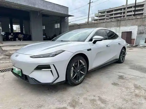 Geely Galaxy E8 2024