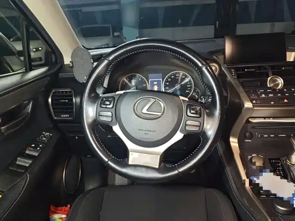 Lexus NX 2015