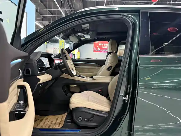 Geely Xingyue L 2025