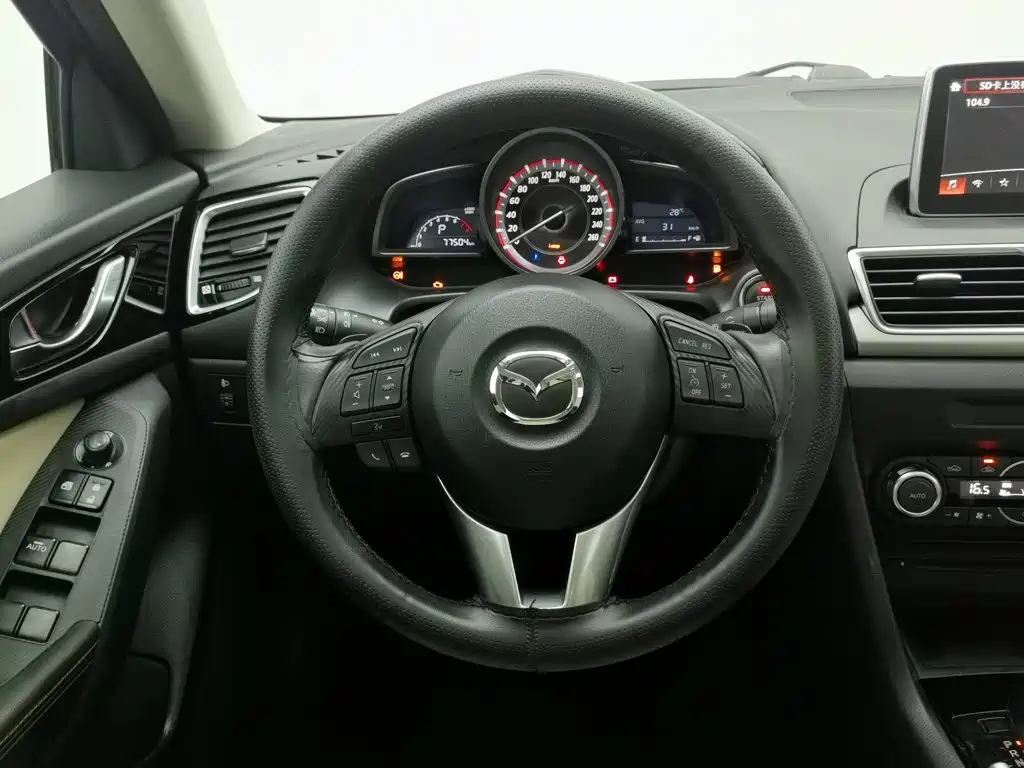 Mazda 3 Axela 2014 — фото 11