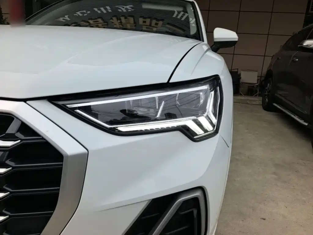 Audi Q3 2019 — фото 24