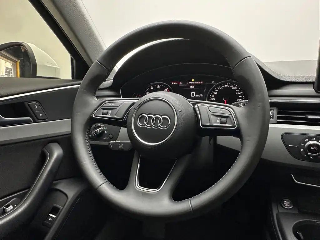 Audi A4L 2019 — фото 10