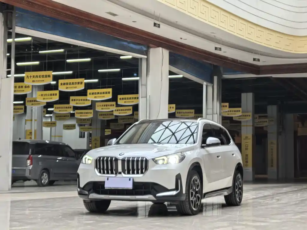 BMW X1 2023 — фото 1