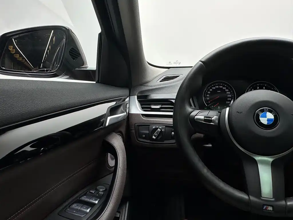 BMW X2 2022 — фото 20