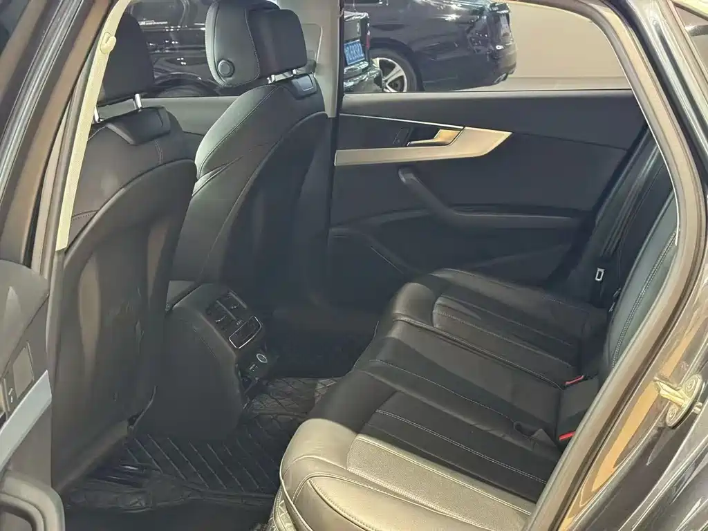 Audi A4L 2021