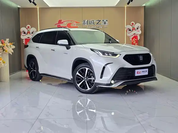 Toyota Crown Kluger 2024