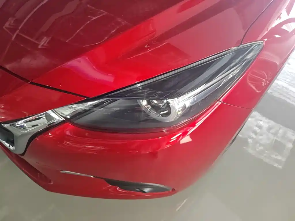 Mazda 3 Axela 2018 — фото 24