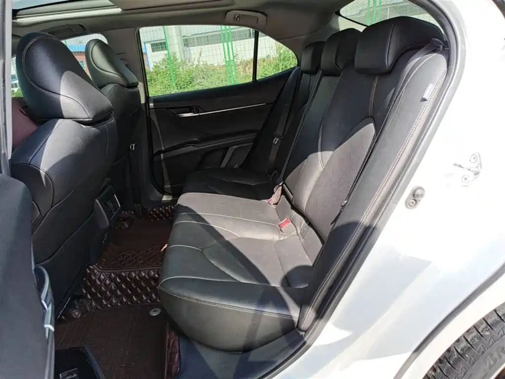 Toyota Camry 2022 — фото 17