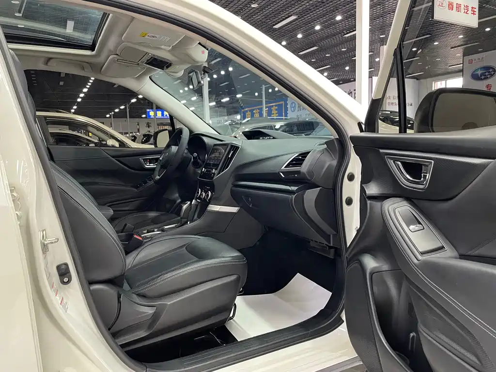 Subaru Forester 2019 — фото 19