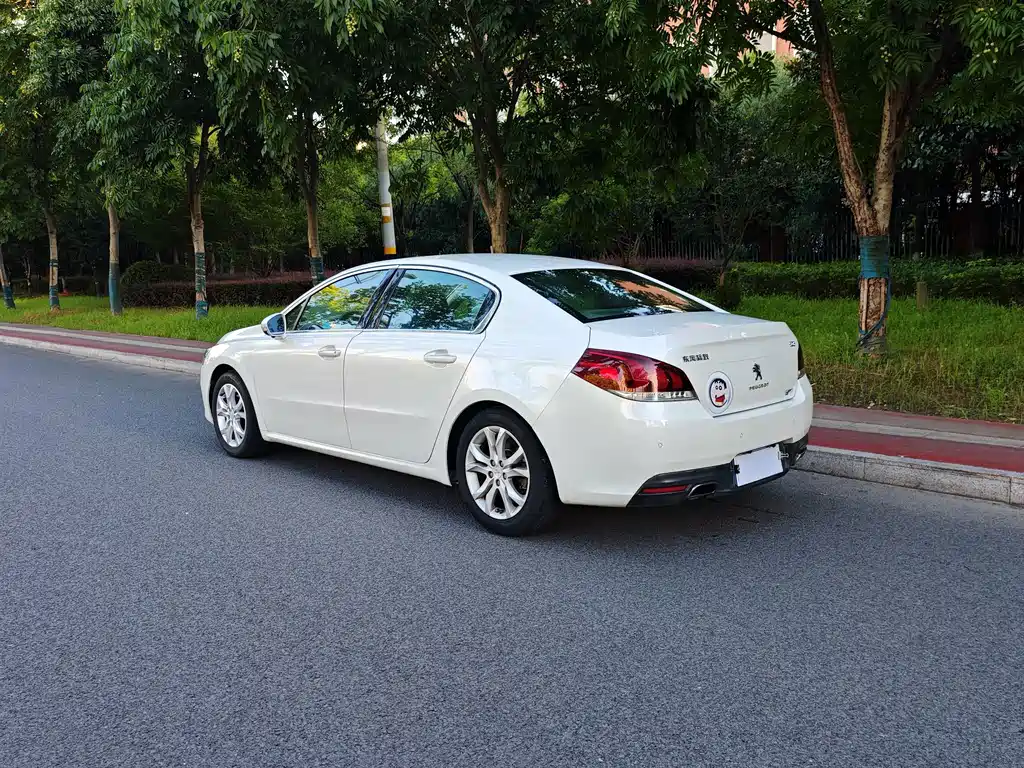 Peugeot 508 2015 — фото 10