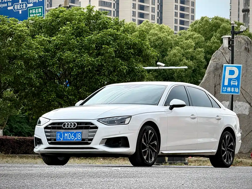 Audi A4L 2022 — фото 2