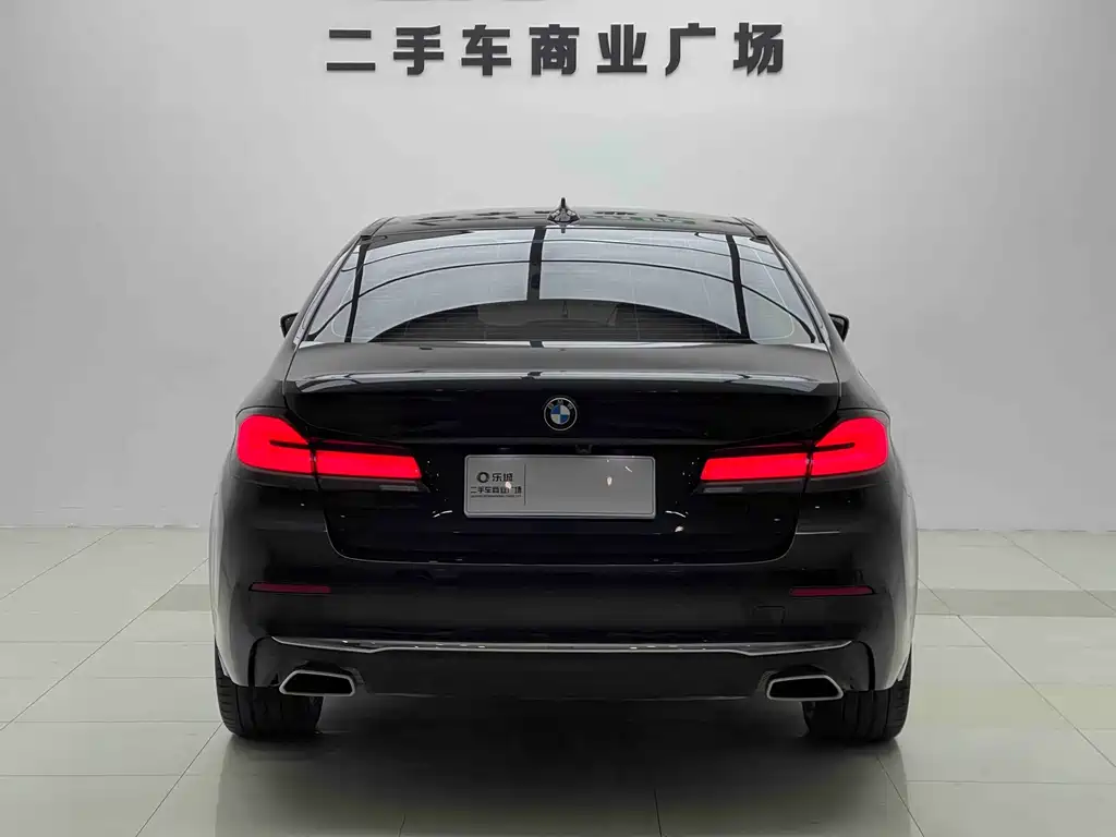 BMW 5 Series 2021 — фото 14