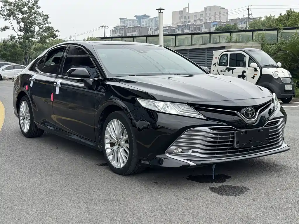 Toyota Camry 2019 — фото 5