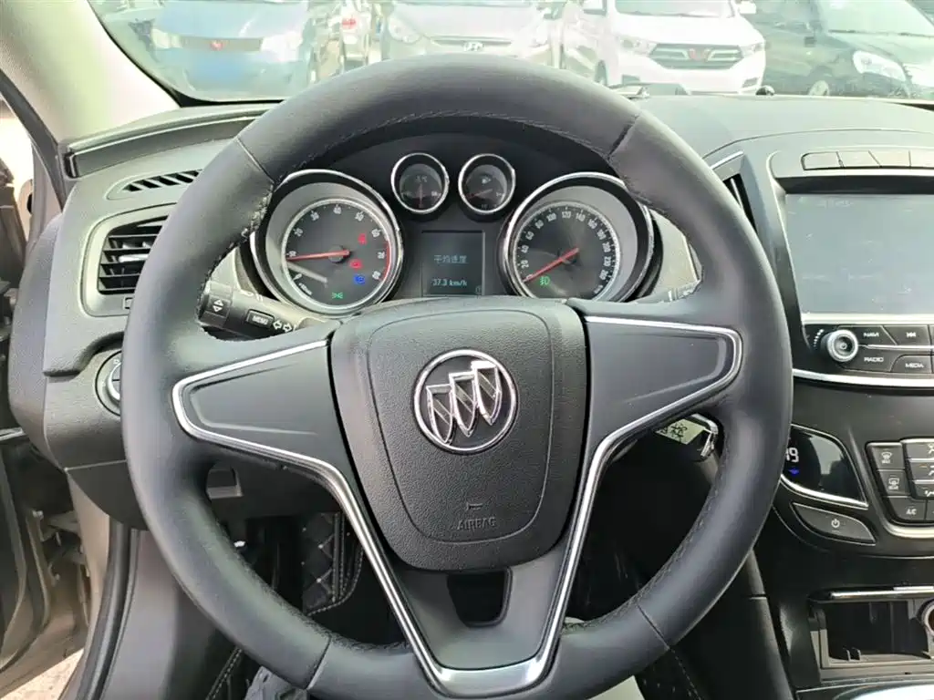 Buick Regal 2015 — фото 11