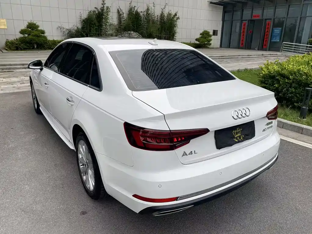 Audi A4L 2019