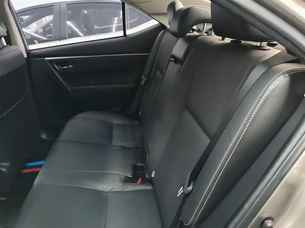Toyota Corolla 2015 — фото 17