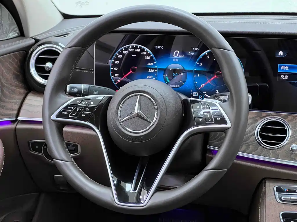 Mercedes-Benz E-Class 2023 — фото 24