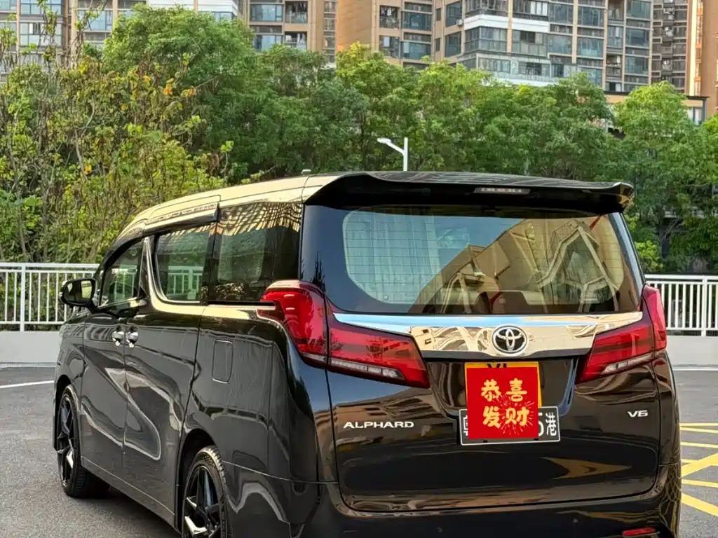 Toyota Alphard 2019 — фото 26