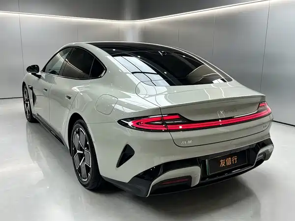 Xiaomi SU7 2024