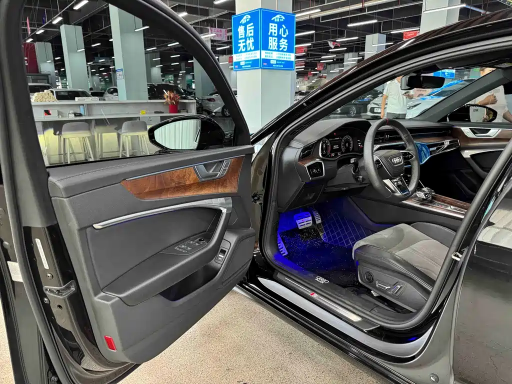 Audi A6L 2022