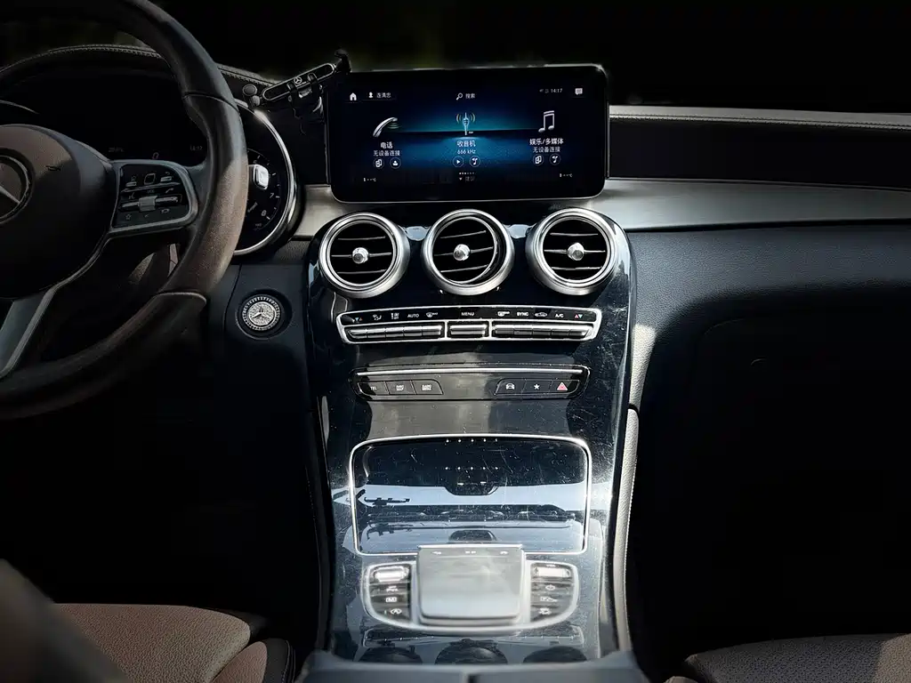 Mercedes-Benz GLC 2020 — фото 15