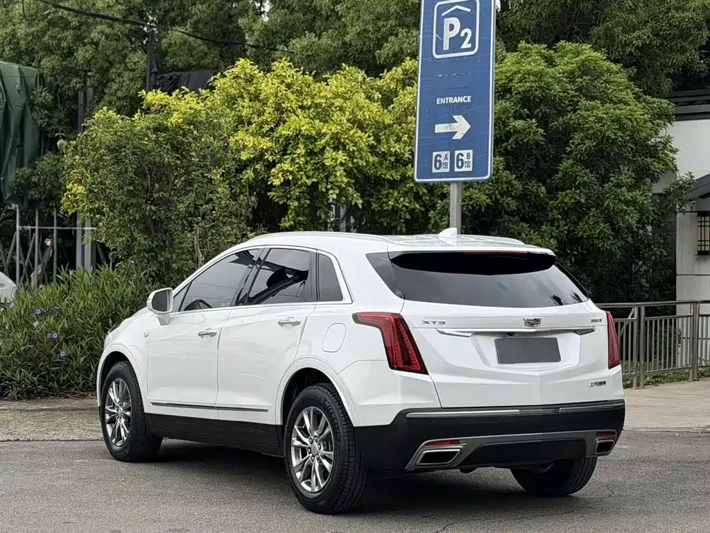 Cadillac XT5 2020 — фото 8
