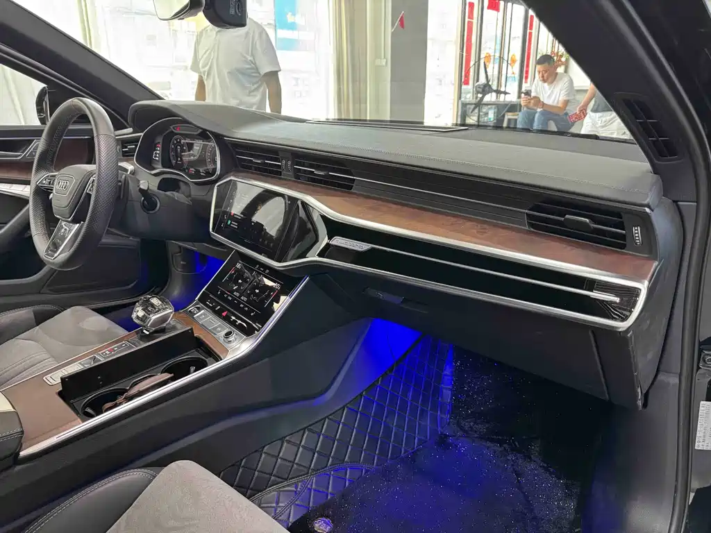 Audi A6L 2022