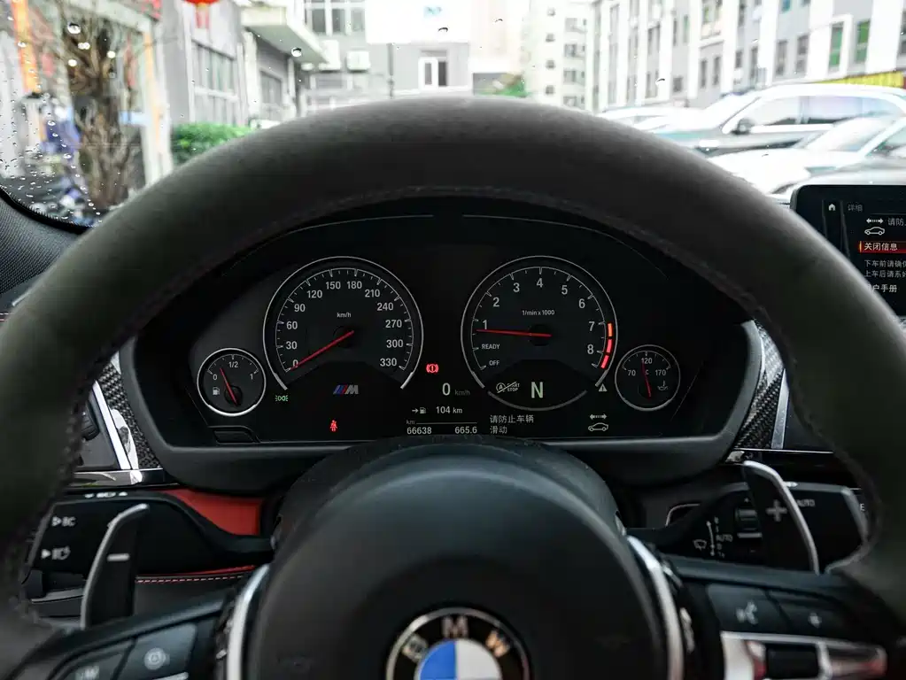 BMW M4 2018 — фото 11