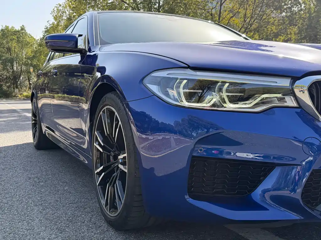 BMW M5 2018 — фото 21