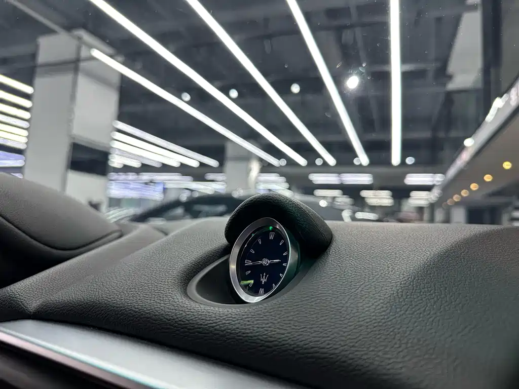 Maserati Ghibli 2015 — фото 15