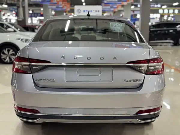 Skoda Superb 2025