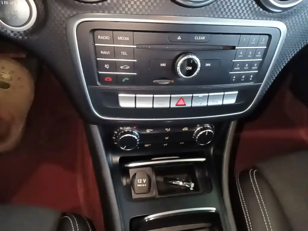 Mercedes-Benz A-Class 2017 — фото 14